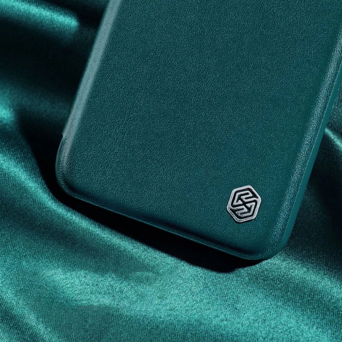 Mbështjellës Nillkin Qin Cloth Pro Case për iPhone 14 Pro Max, me kapak dhe mbulesë kamere, Blu