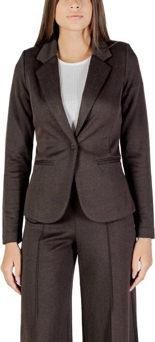 Jakne femra Ichi, kafe