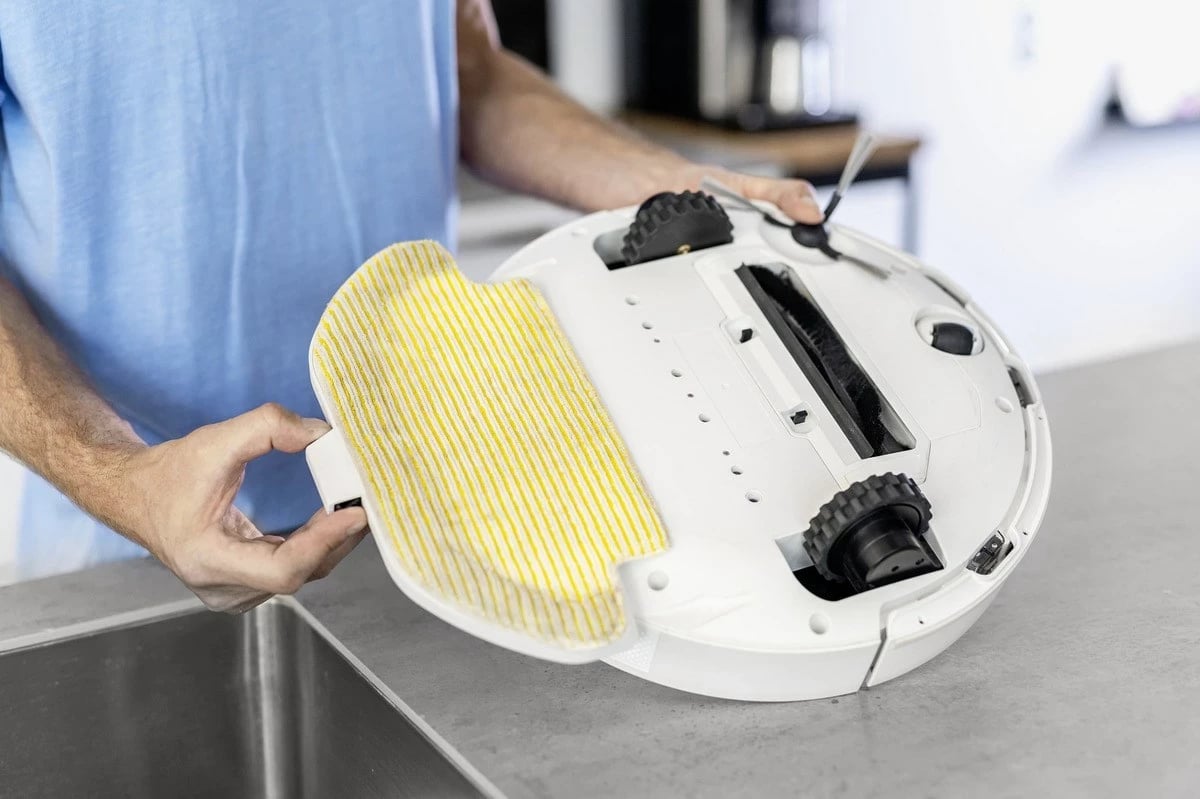 Robot pastrues KARCHER RCV 3, i bardhë