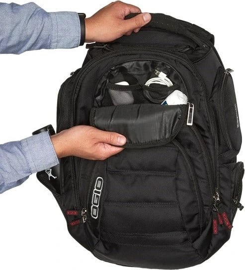 Çantë shpine për laptop Ogio, e zezë