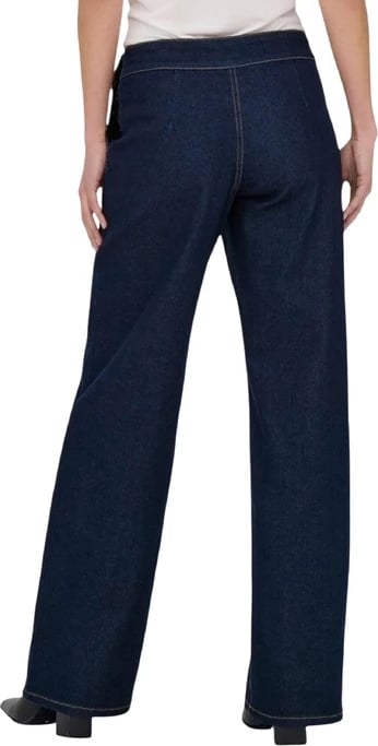 Xhinse Jacqueline De Yong femra, të kaltra