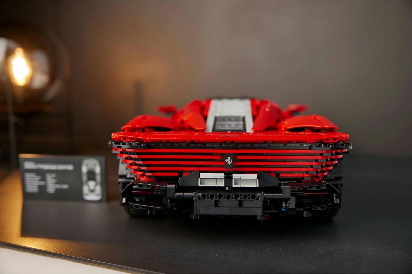 Set ndërtimi LEGO Technic Ferrari Daytona SP3, 3778 pjesë, plastikë, 6.99 kg Set ndërtimi LEGO Technic Ferrari Daytona SP3, 3778 pjesë, plastikë, 6.99 kg