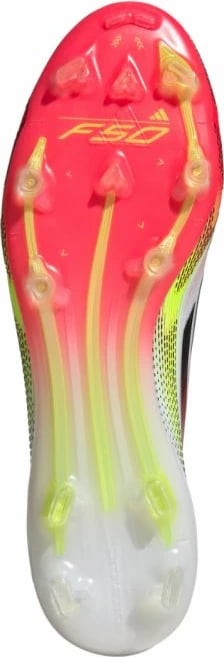 Çizme futbolli adidas për meshkuj dhe fëmijë, të bardha