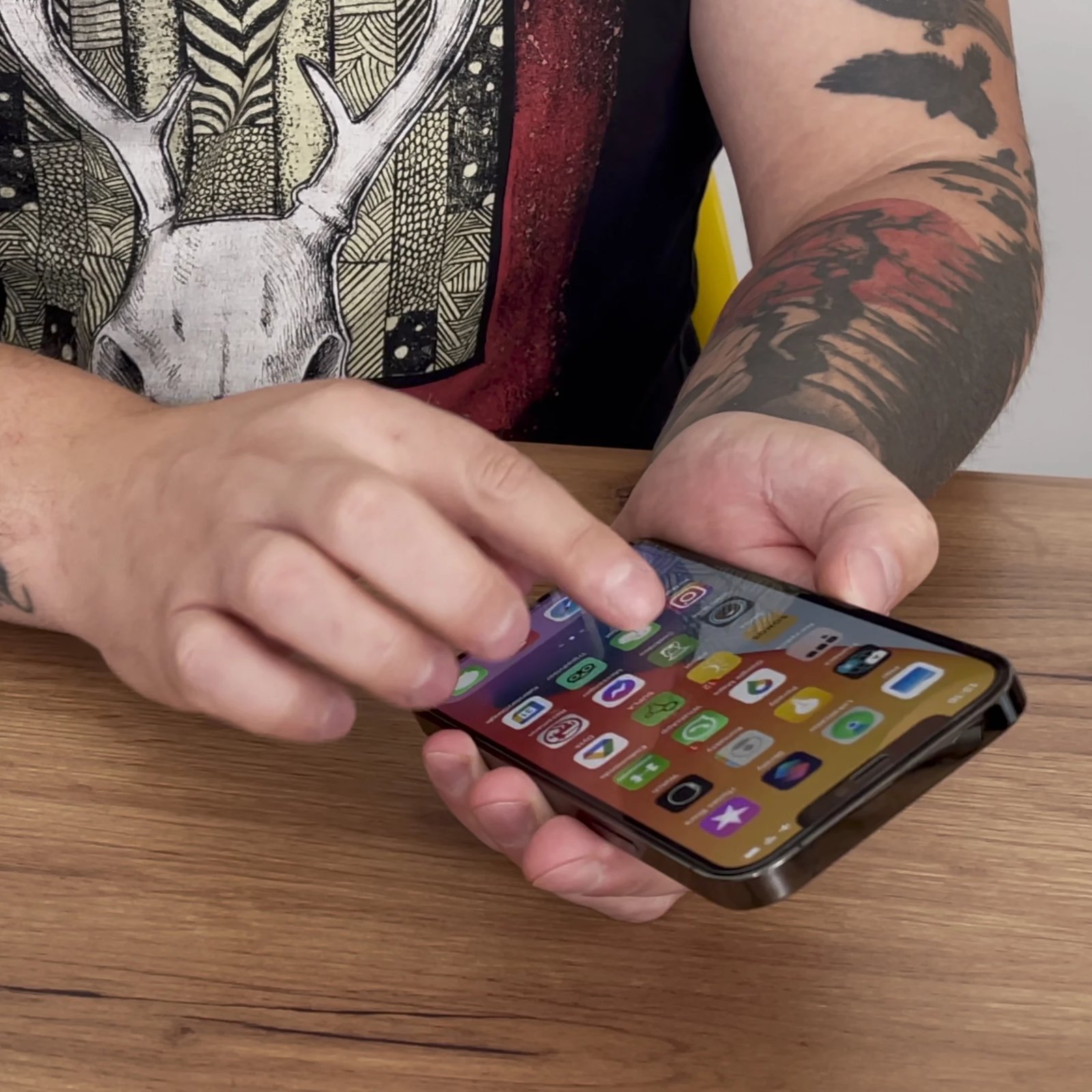 Xham i temperuar Wozinsky Full Glue me kornizë për Xiaomi Redmi 12, Zi