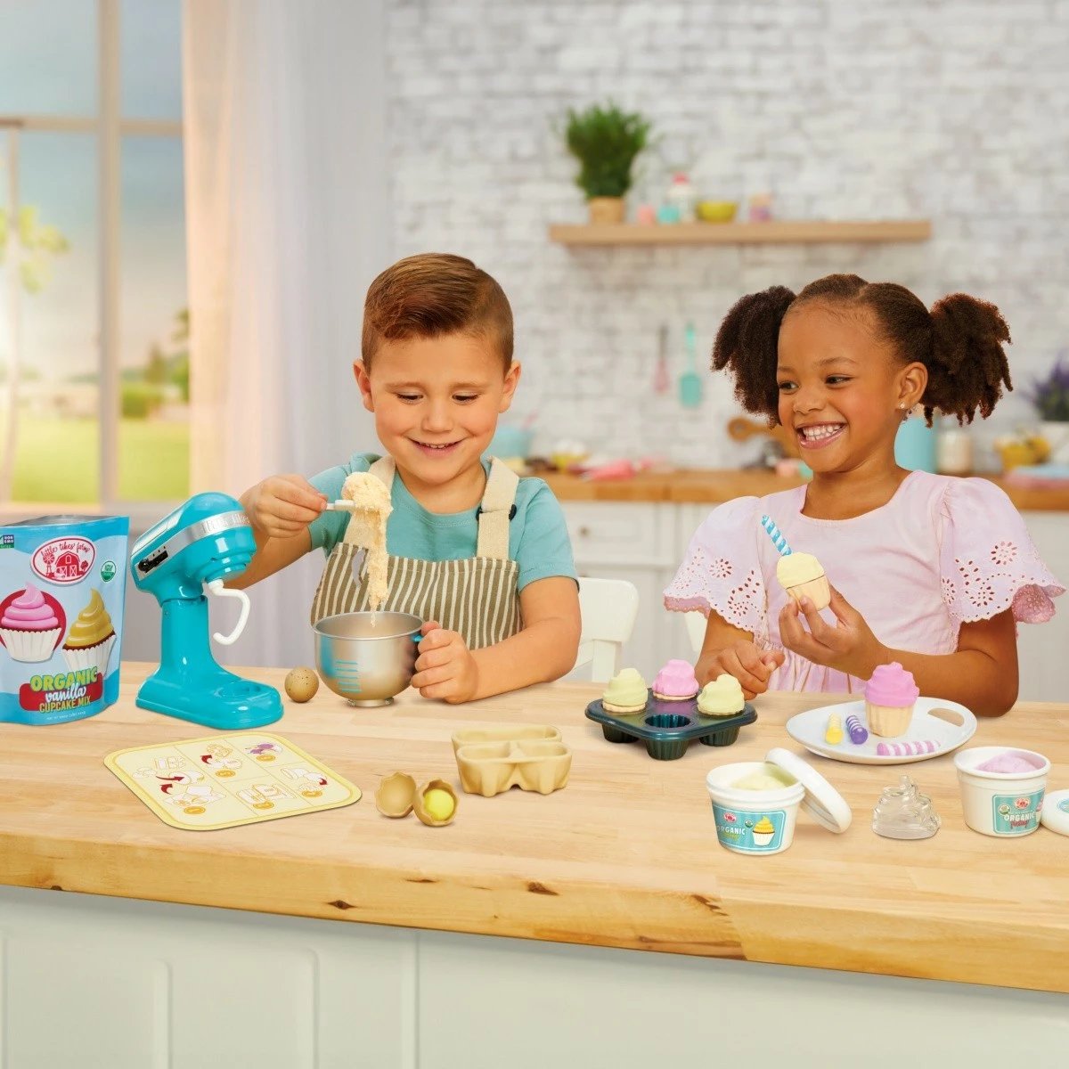 Set lodrash për pjekje Little Tikes Creative Chefs me 18 aksesorë, Multikolor