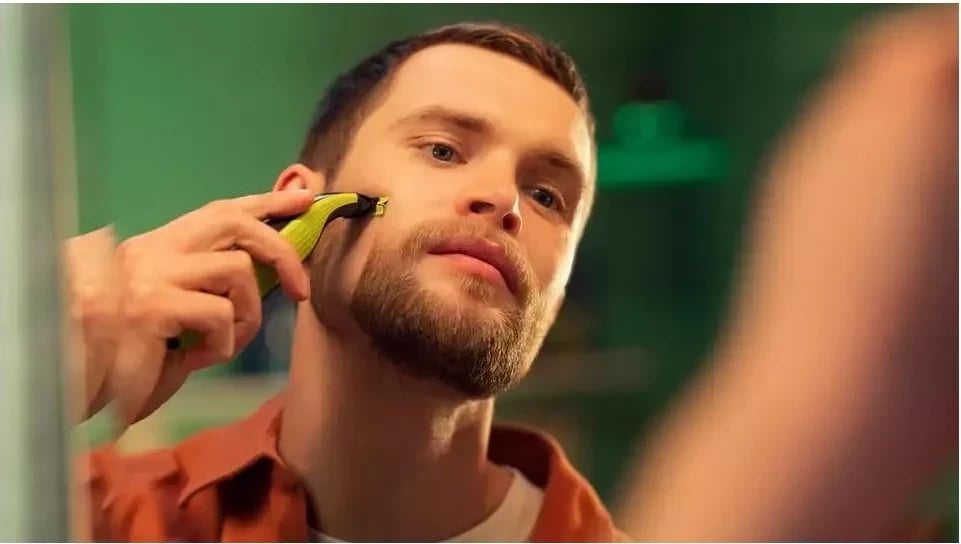 Trimer Philips OneBlade QP2824/20, i zi dhe lime