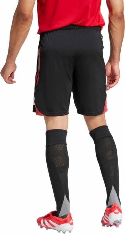 Shorce për meshkuj adidas, të zeza dhe të kuqe