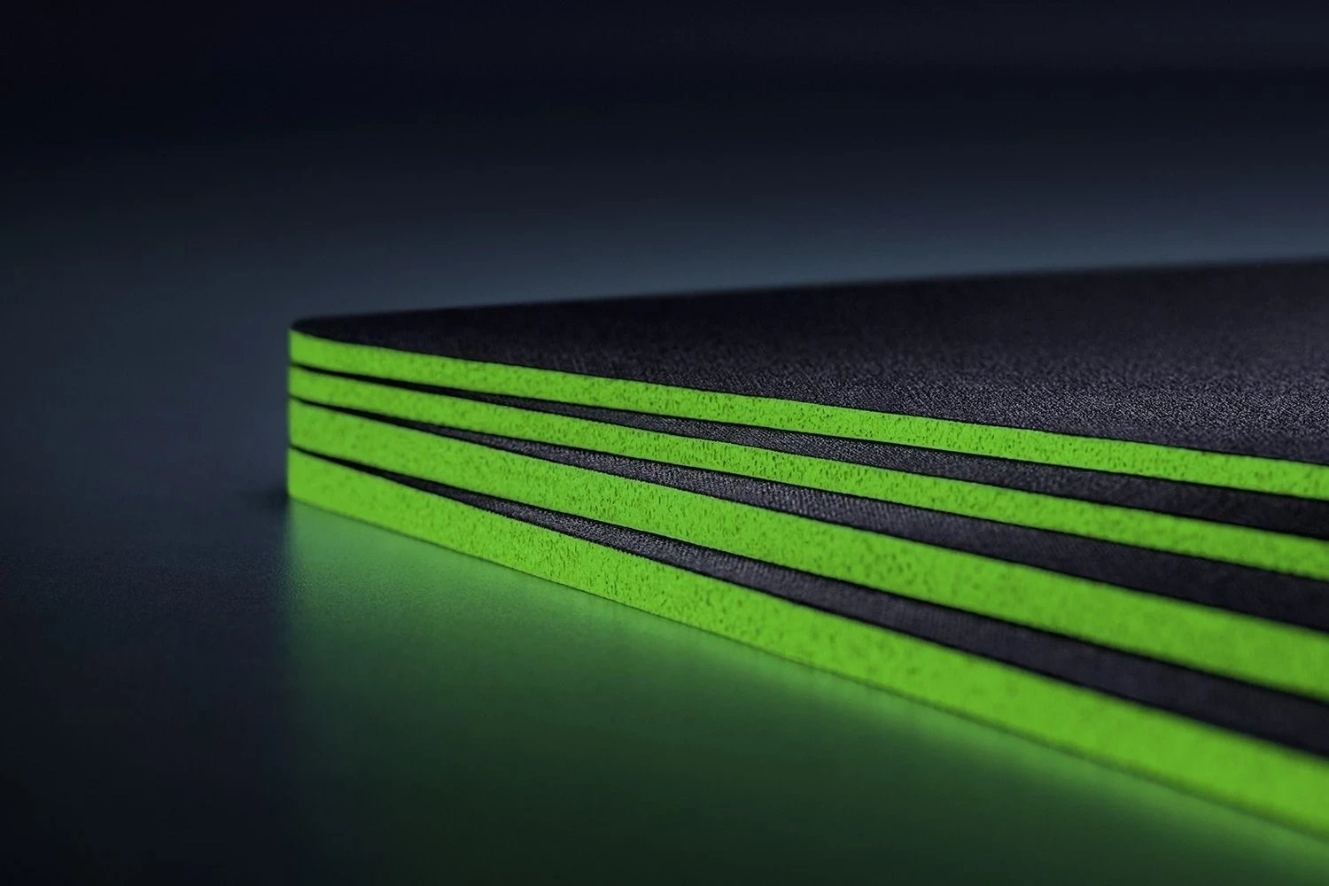 Mauspad Razer Gigantus V2 3XL, E zezë, E gjelbër