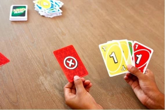 Lojë letra Mattel UNO Flex, HMY99, shumëngjyrëshe