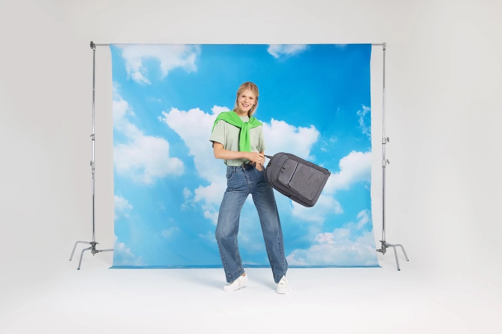 Çantë shpine për laptop RIVACASE, 7561 Alpendorf ECO, e zezë