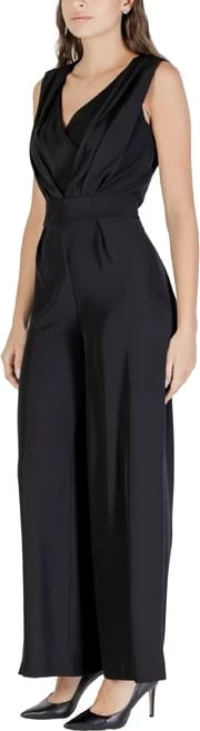 Kominoshe Rinascimento femra, e zezë