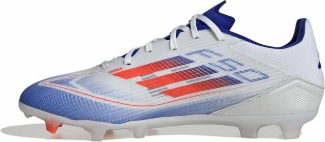 Atlete futbolli adidas, të bardha e blu