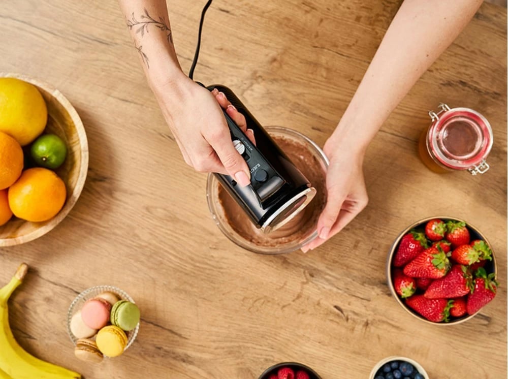 Mikser dore Lafe MixPro LAFMIX47474 300W, 5 shpejtësi, turbo, 2 lloje aksesorë e zezë