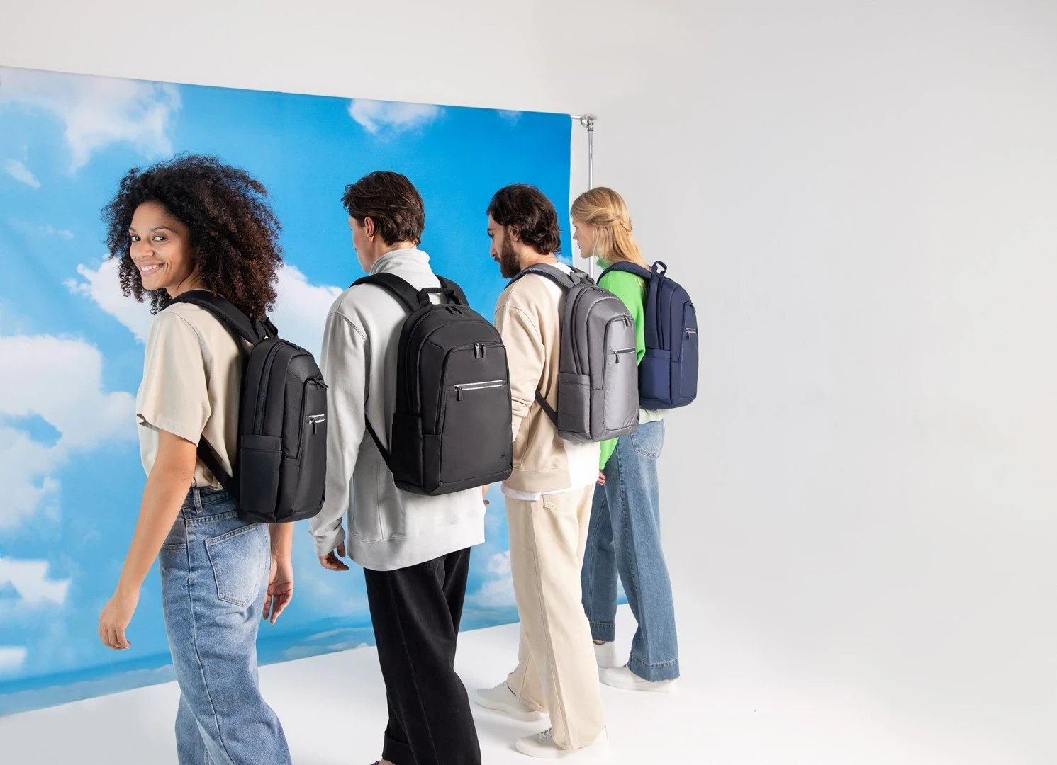 Çantë shpine për laptop RIVACASE, 7561 Alpendorf ECO, e zezë