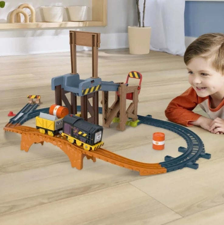 Set lodër hekurudhor Fisher Price Thomas & Friends JBW20, me lokomotivë Diesel, shumëngjyrësh