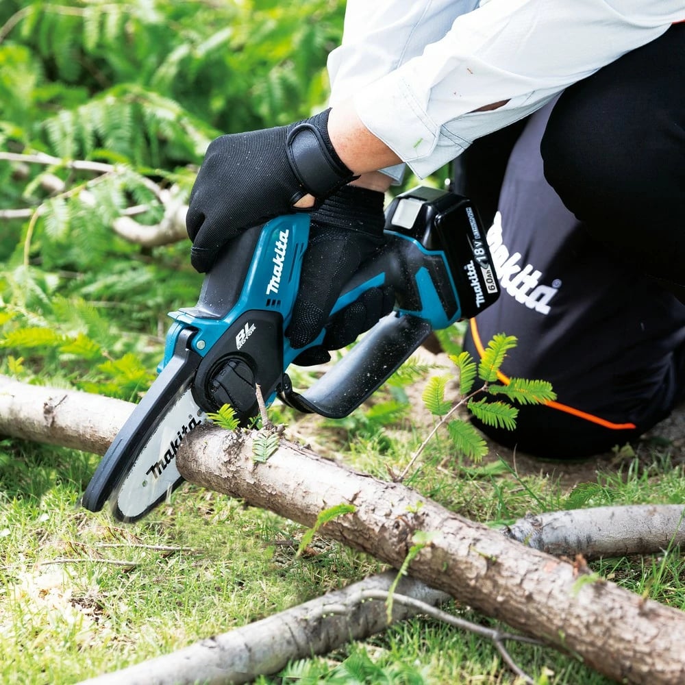 Sharrë elektrike Makita DUC101Z, 18V, 320W, 10cm, zi/kaltër Sharrë elektrike Makita DUC101Z, 18V, 320W, 10cm, zi/kaltër