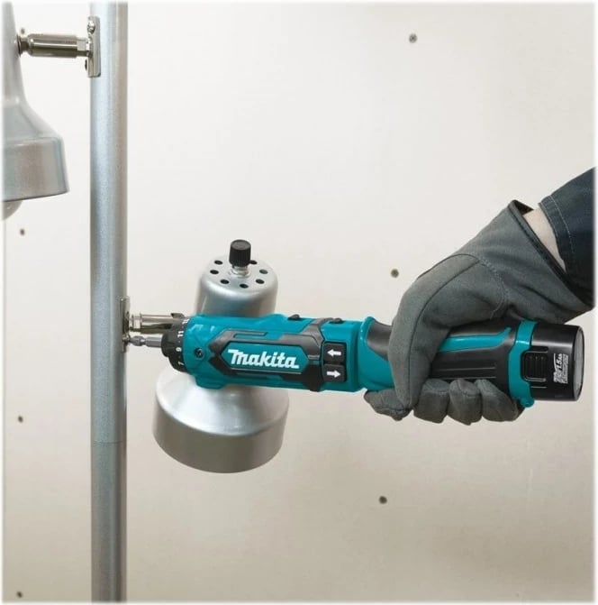 Shtërngues Makita DF012DSE, 7.2 V, 1.5 Ah, Zi, Blu