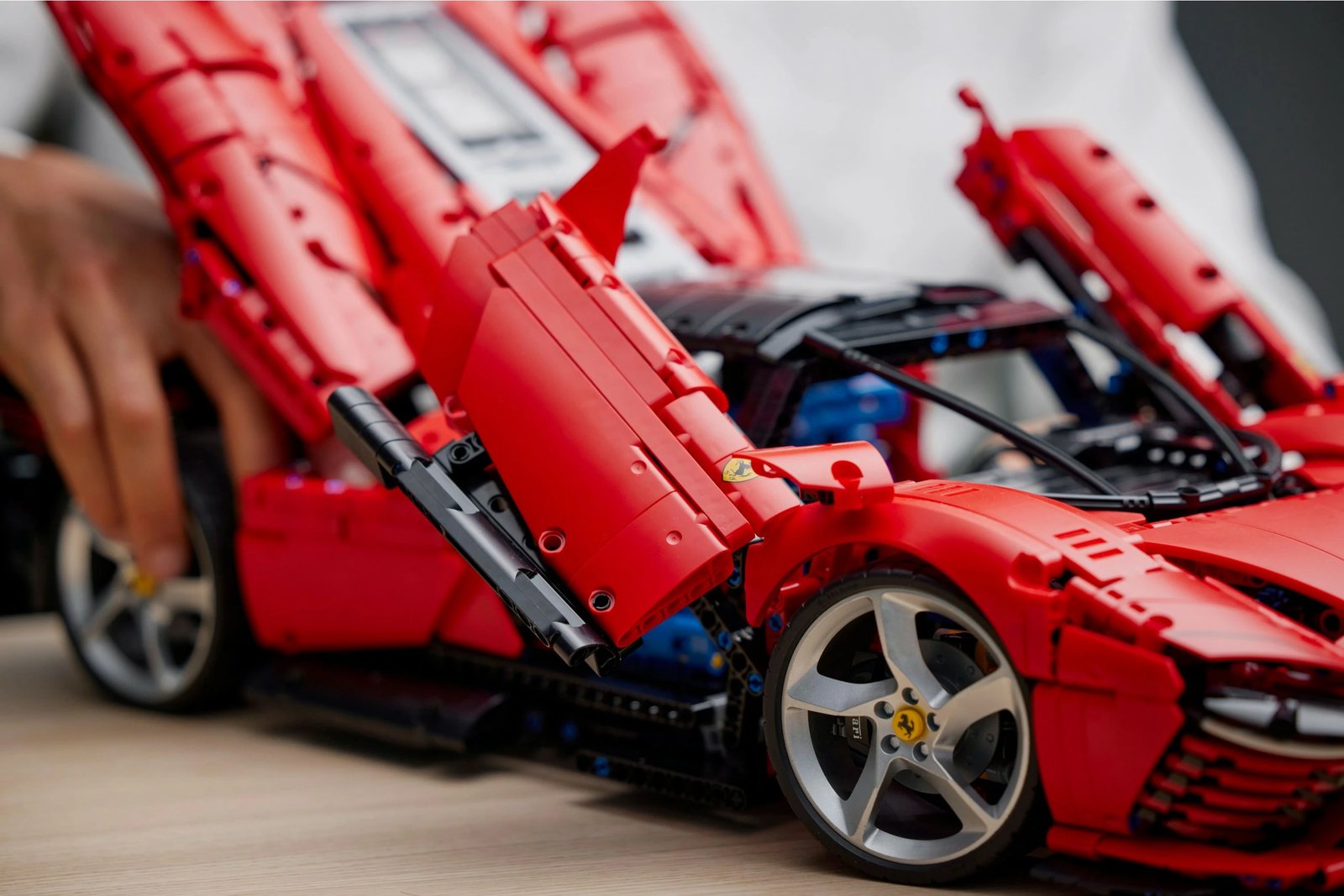 Set ndërtimi LEGO Technic Ferrari Daytona SP3, 3778 pjesë, plastikë, 6.99 kg Set ndërtimi LEGO Technic Ferrari Daytona SP3, 3778 pjesë, plastikë, 6.99 kg