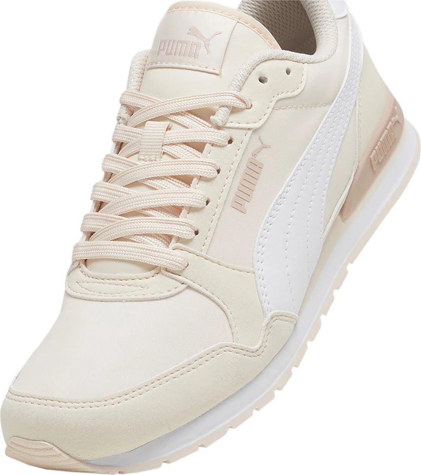 Këpucë për femra Puma
