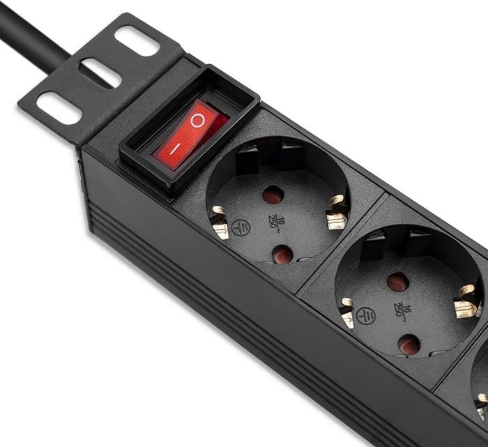 Listë elektrike PDU Qoltec 54603 për rack 10", 1U, 4xSchuko, 16A, 1.8m, e zezë