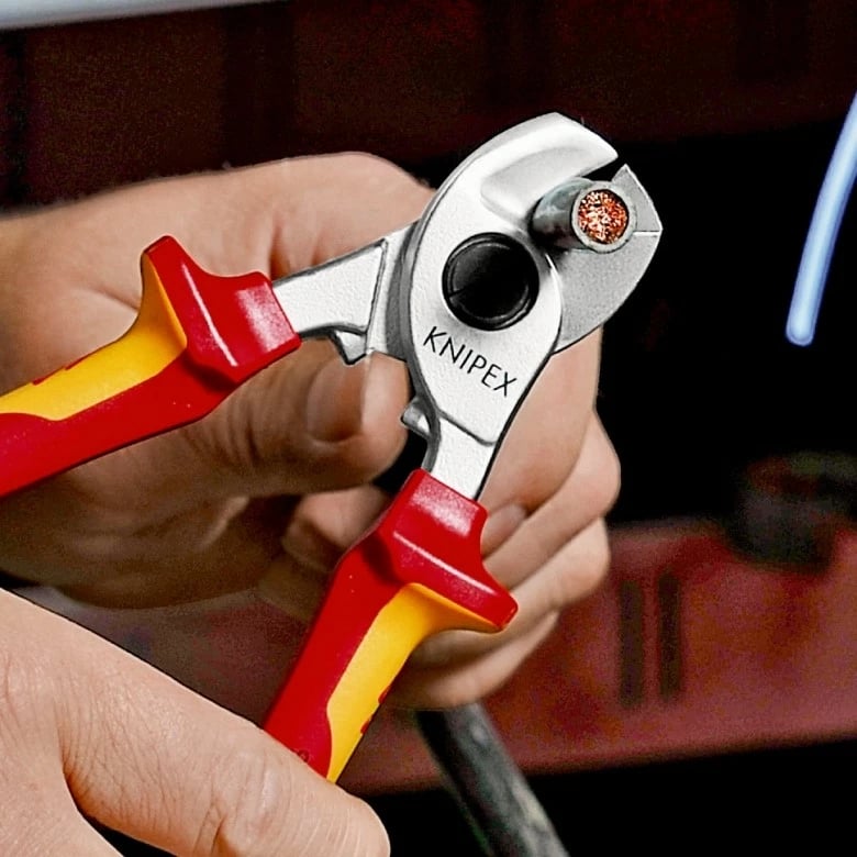 Vegël prerëse Knipex 95 16 165 T, metal, dorezë plastike, zi/verdhe