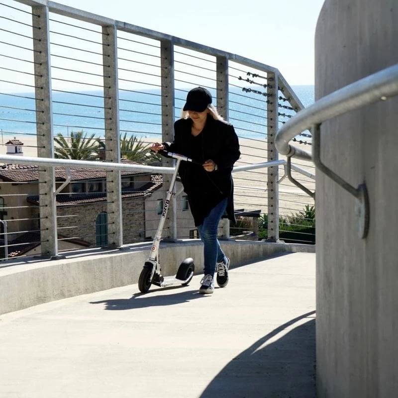 Skuter për fëmijë Razor, i argjendtë Skuter për fëmijë Razor, i argjendtë