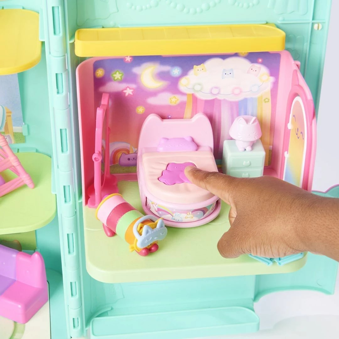 Set lodrash Gabby's Dollhouse Sweet Dreams Bedroom me figurë Pillow Cat dhe aksesorë, SPIN MASTER, shumëngjyrësh