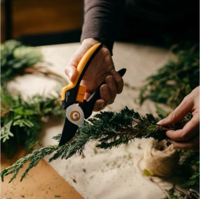 Gërshërë krasitëse Fiskars Solid P341, 1057164, e zezë/portokalli