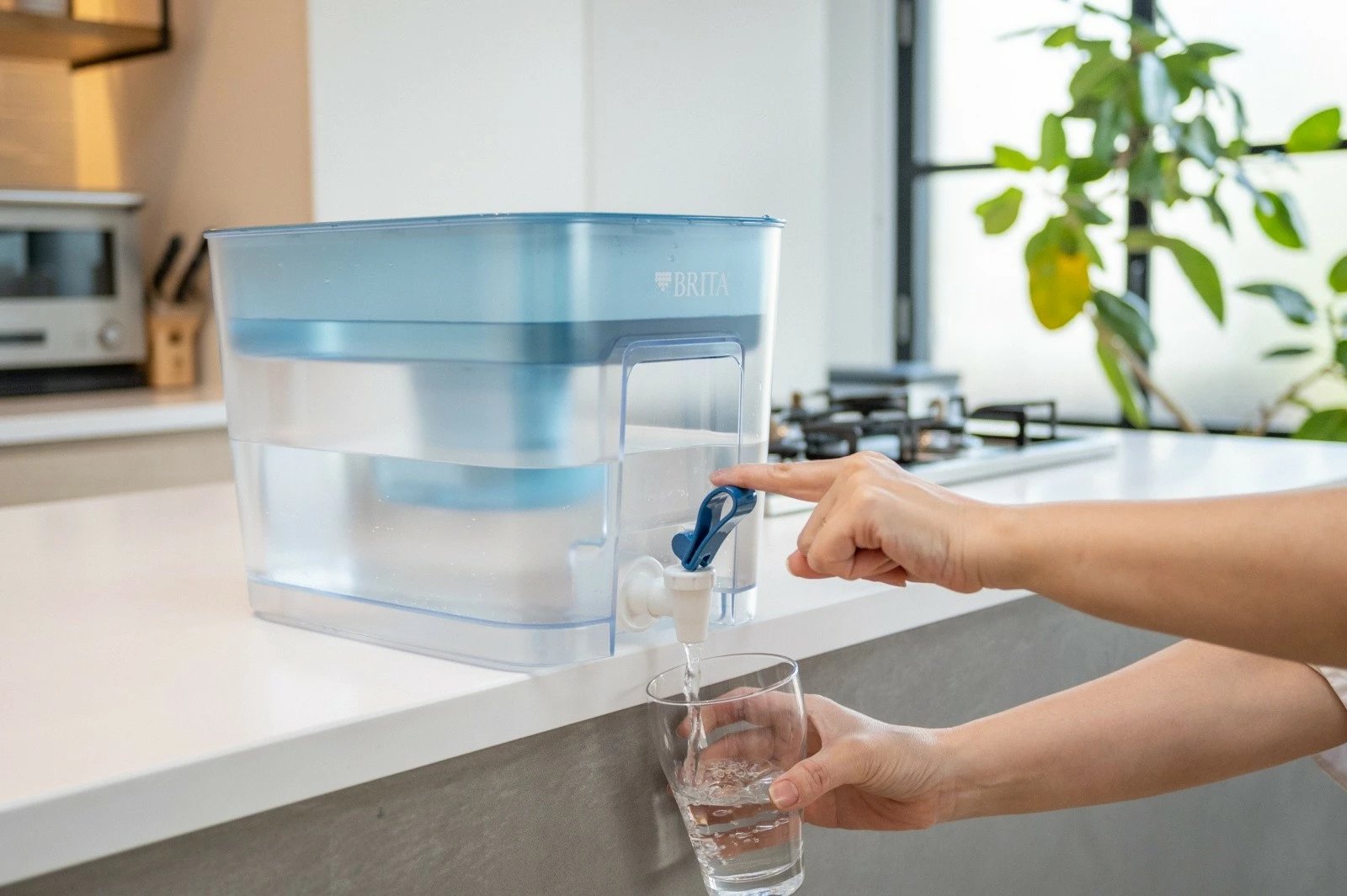 Dispenzer uji me filtër Brita Flow, 8.2L, MAXTRA PRO Pure Performance, Blu Dispenzer uji me filtër Brita Flow, 8.2L, MAXTRA PRO Pure Performance, Blu