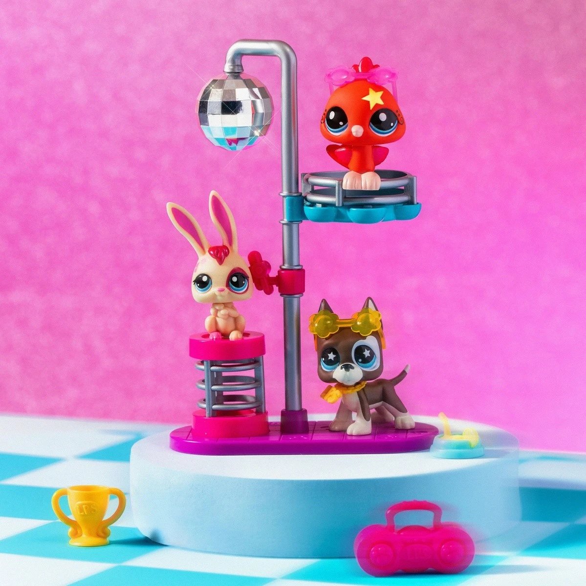 Set figurina Littlest Pet Shop Disco Nights Play Pack, 3 copë, me aksesorë
