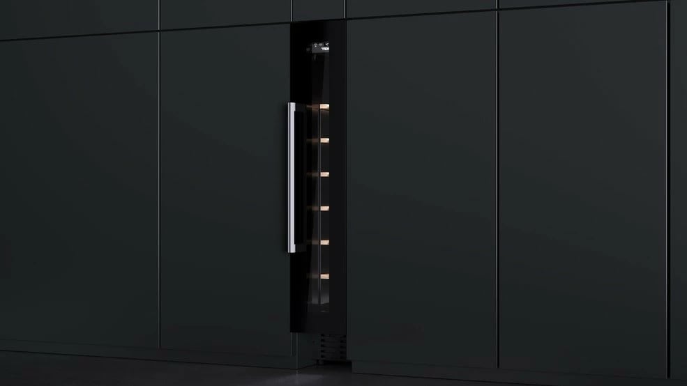 Ftohës vere i inkastrueshëm, TEKA, RVU 10008 GBK (113610003), 8 shishe, display dhe kontroll elektronik, LED, klasa G, i zi