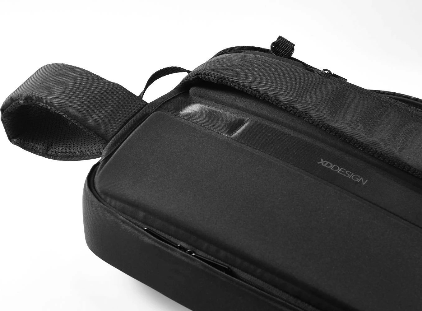 Çantë shpine/aktovka XD DESIGN BOBBY BIZZ 2.0, për laptop 16", e zezë
