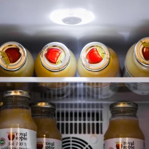 frigorifer termolelektrik Adler AD 8088 28 L derë xhami raft xhami LED i brendshëm 100-240V i zi