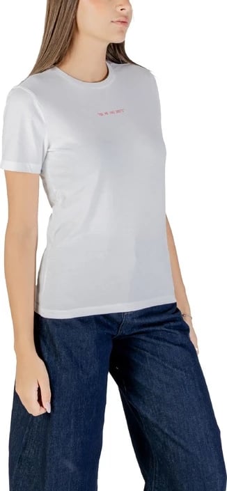 Maicë Only femra e bardhë