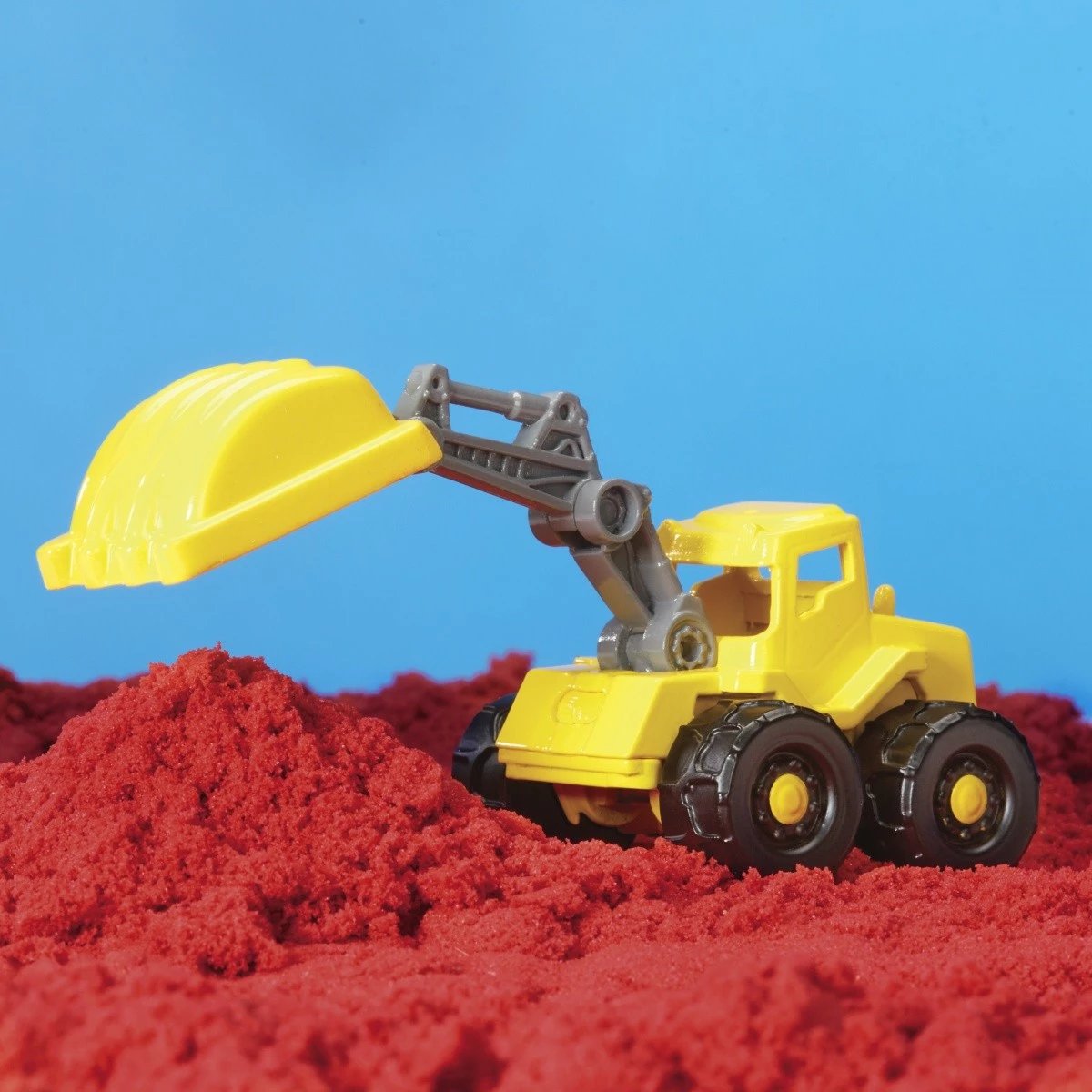 Set lodrash me rërë kinetike Wonder Factory Never Dry Sand Trucks, MGA, ekskavator, plastik, e kuqe