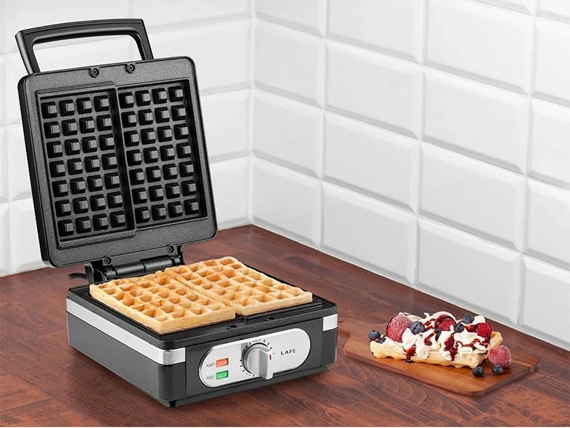 Aparat për gofra Lafe WaffleMaster 1400W, plastikë, zi