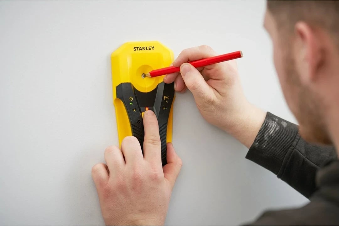 Detektor dixhital Stanley STHT77588-0 për kabllo të gjalla, metal dhe dru, zi/verdhe