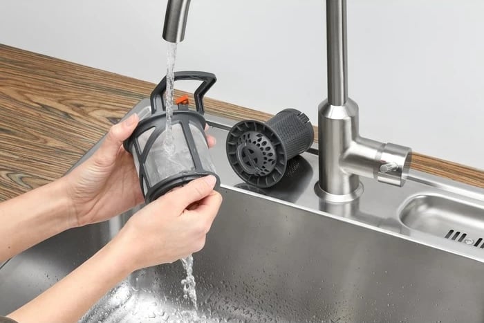 Makinë larëse enësh Electrolux EEM43300IX