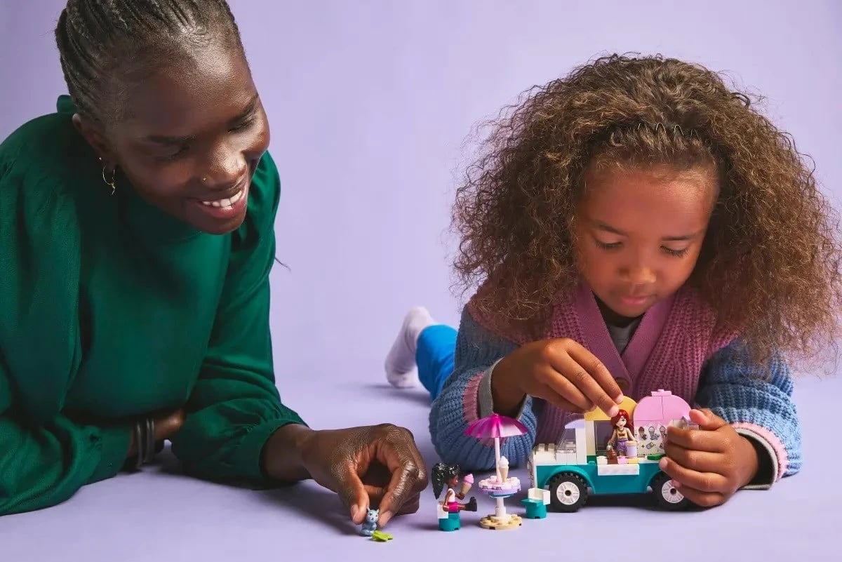 Set LEGO Friends 42644 Furgoni i Akullores Heartlake City