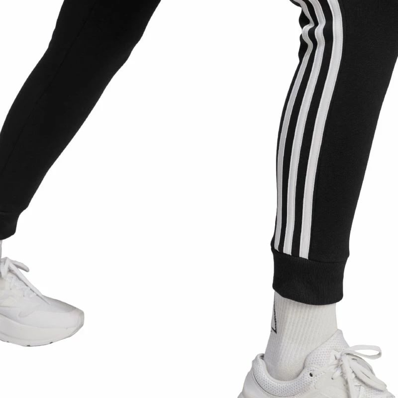 Pantallona sportive adidas për femra, të zeza