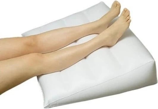 Jastëk ortopedik fryrëse SUNDO, i bardhë