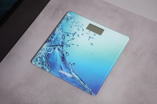 Peshore banjoje digjitale, Adler, MS 8156, kapacitet 150 kg, gradim 100 g, ekran LCD, xham i kalitur 6 mm, blu