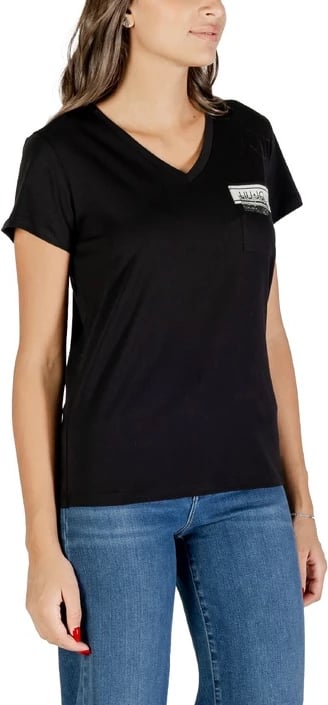 Maicë Liu Jo femra, e zezë