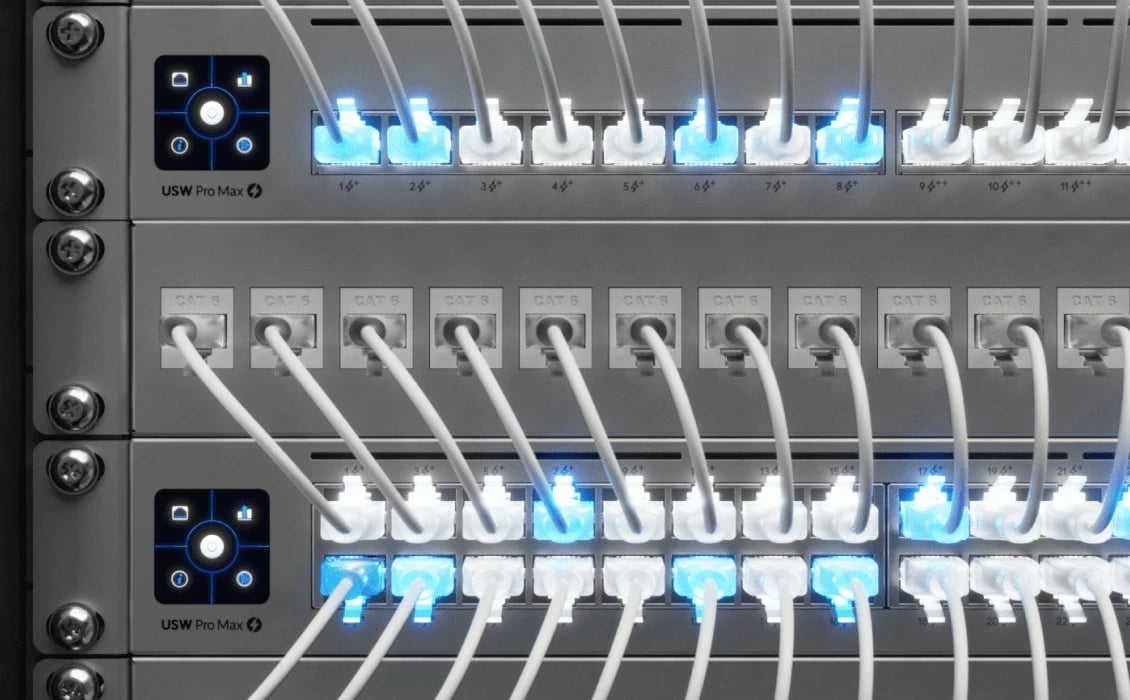 Kabëll rrjeti Ubiquiti UACC-Cable-Patch-EL-0.3M-W, Cat6, Translucent, Bardhë