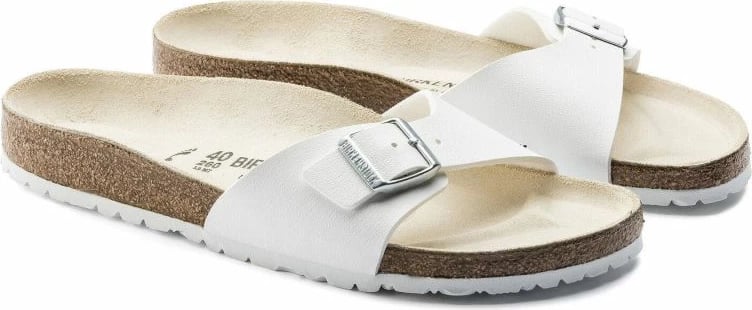 Papuqe femra Birkenstock, të bardha