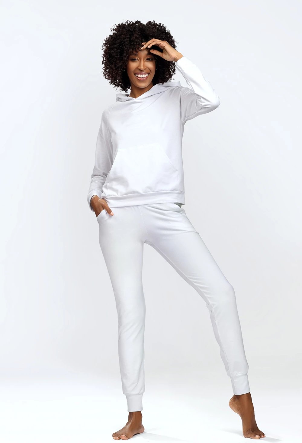 Set duks dhe pantallona DKaren, të bardha