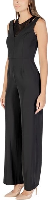 Kominoshe femra Rinascimento, e zezë