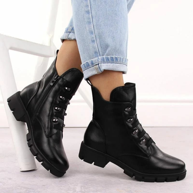 Çizme për femra M.Daszyński, të zeza