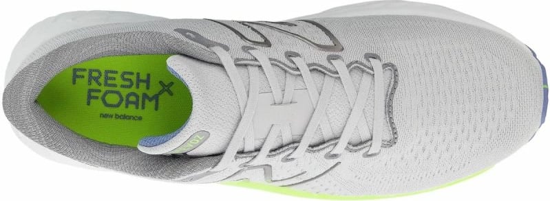Atlete për meshkuj New Balance, të bardha dhe të hirtë