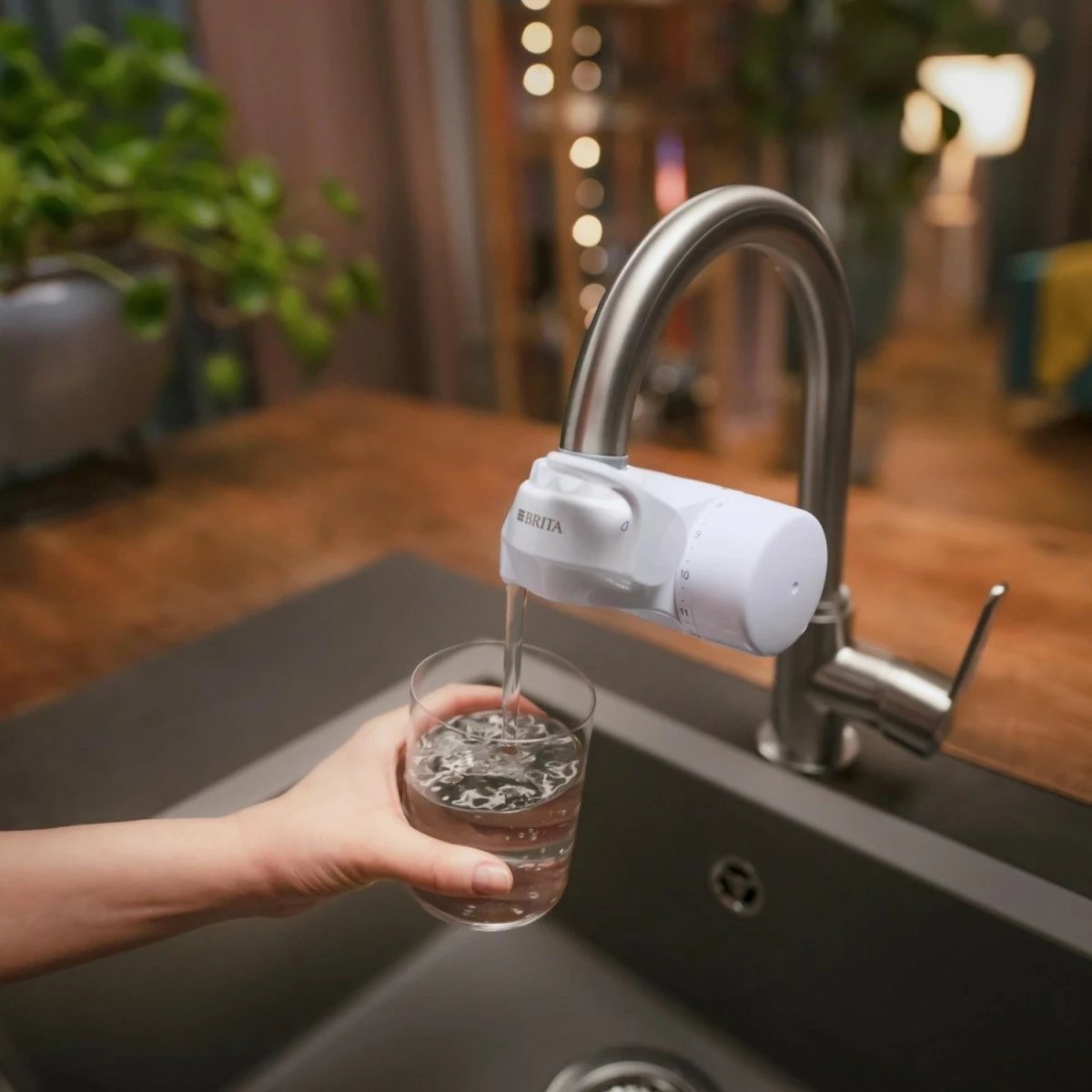 Fishek zëvendësues Brita ON TAP V për filtrin e ujit, i bardhë Fishek zëvendësues Brita ON TAP V për filtrin e ujit, i bardhë